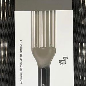 L’ange Le Vogue Deep Waver Titanium.